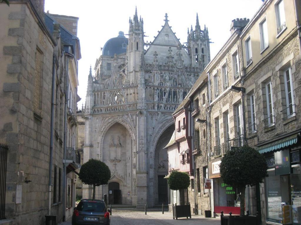 Le Pont Neuf 61 Alençon Exterior foto